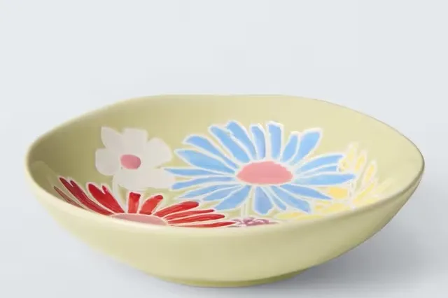 Floral stoneware trinket dish in cream colour