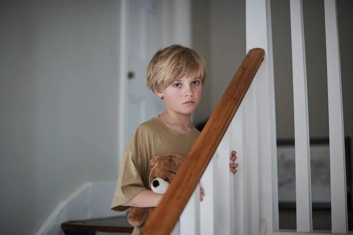 AFC_150 Boy in stairs (Care)