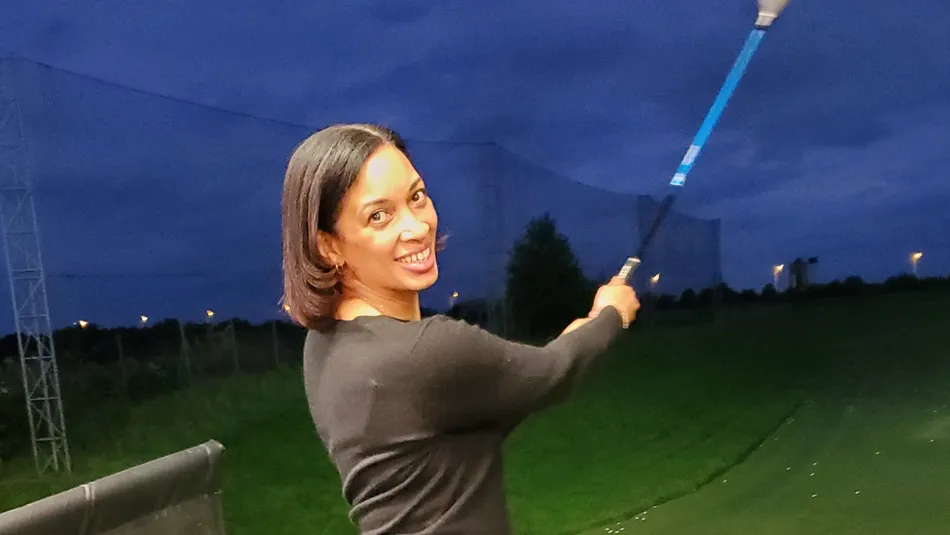 Nicki Bogle playing golf