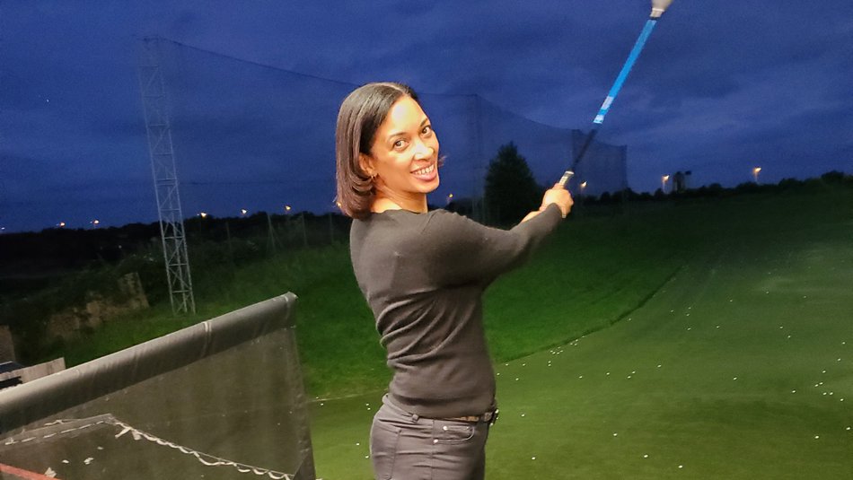 Nicki Bogle playing golf