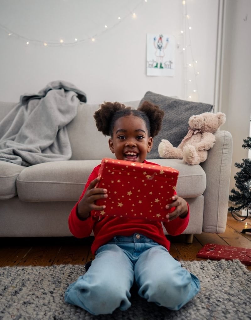 Secret-Santa-25-Chloe-holding-present - thank you ds