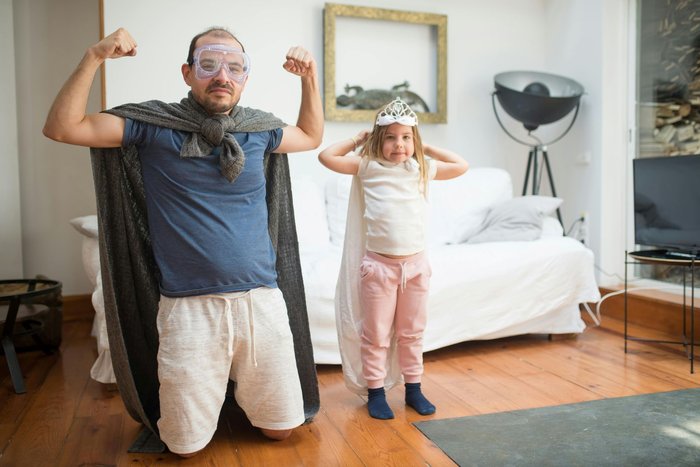 role play dress up father daughter